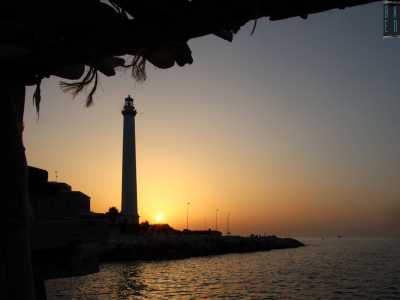 Cos� come ci sono tante coppiette che scelgono questo luogo per un appuntamento al tramonto...